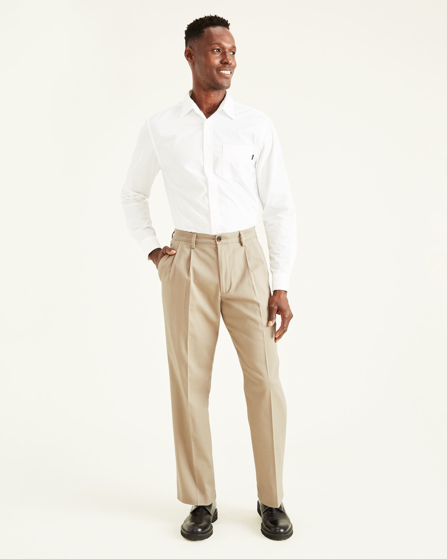 (image for) Convenient Easy Khakis, Pleated, Classic Fit